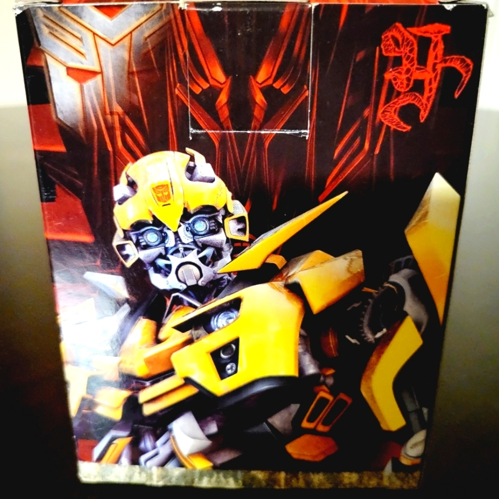 Bumble Bee - Picture 4 of 4